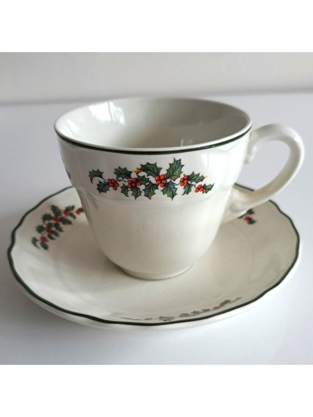 Royal Tudor Christmas Tree Teacup & Saucer Set